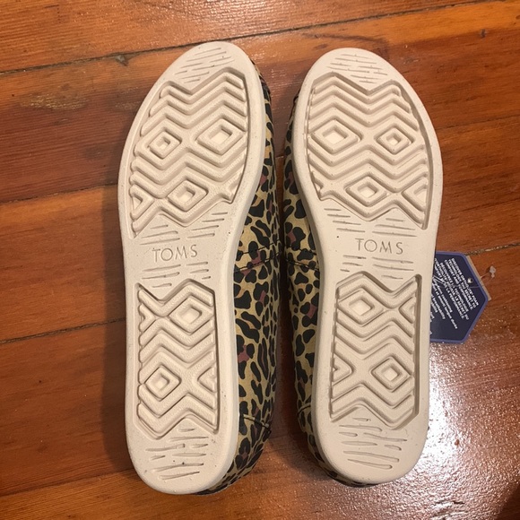 TOMS Classic Leopard Print - Picture 5 of 8